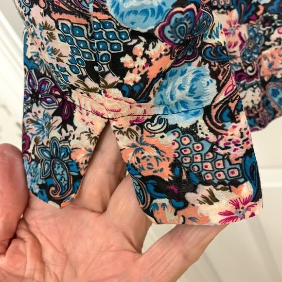 J.Crew size small floral babydoll longsleeve but very lightweight top - Picture 8 of 9